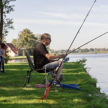 Отель Chalet Kajuit 418 Op 5 Sterren Camping Bergumermeer Suameer Экстерьер фото