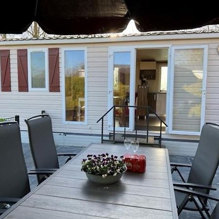 Отель Chalet Kajuit 418 Op 5 Sterren Camping Bergumermeer Suameer Экстерьер фото